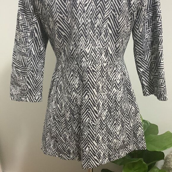 CAbi Style 3034 Zig Zag Ponte Knit
Jacket Sz Small 3/4 Sleeve With Side Pockets - Picture 11 of 17
